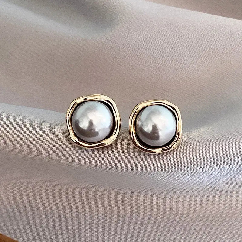 Nerali | Elegant Black Pearl Earrings 0