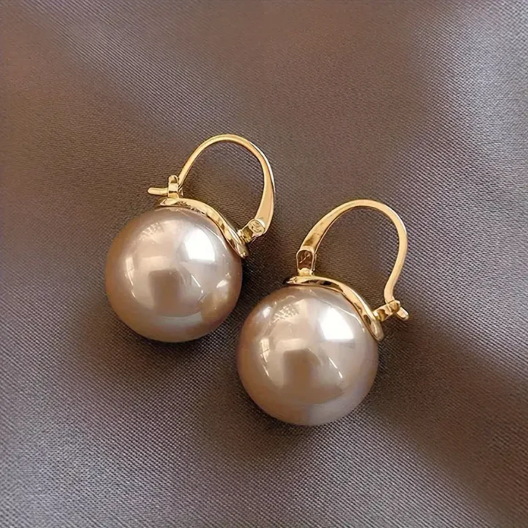 Virelle | Gold Pearl Earrings 0