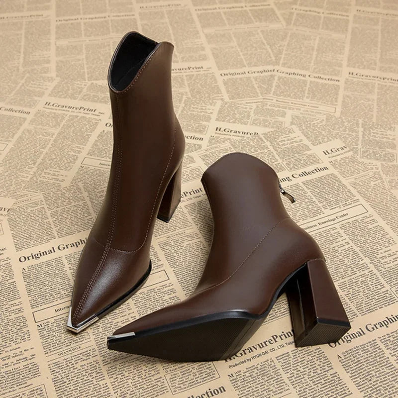 Clevera | Chrome Tip Chelsea Leather Boots 8