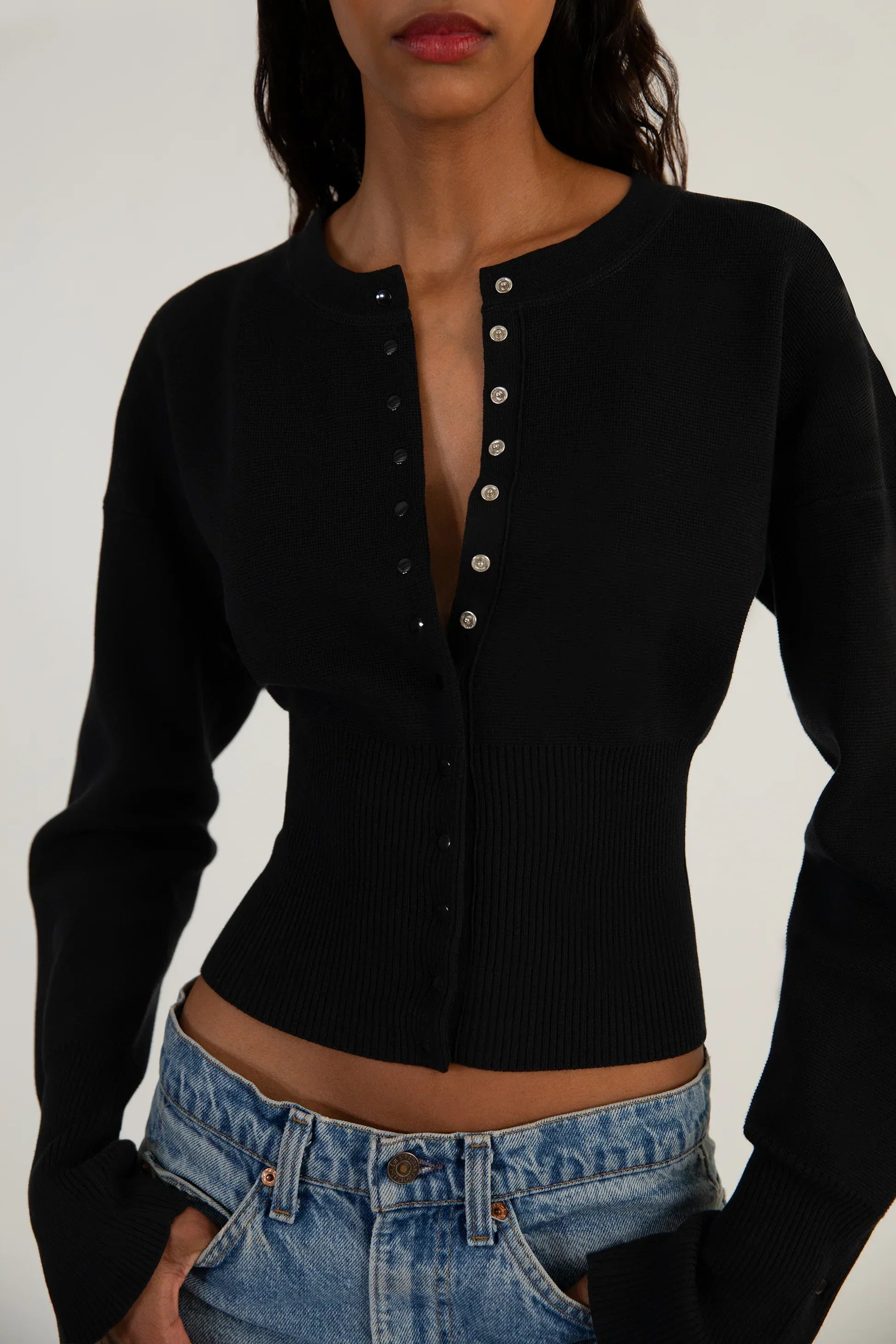 Fina | Fitted Cropped Button-Up Cardigan 4